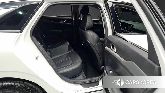 Kia The New K5 3rd generation 2024 Белый из Кореи, фото 2