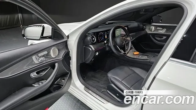 Mercedes-Benz E-Class W213 2022 Белый из Кореи, фото 2