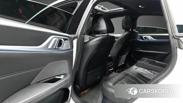 BMW i4 2024 Белый из Кореи, фото 2