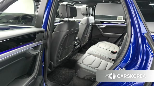 Volkswagen Touareg 3rd generation 2023 Синий из Кореи, фото 2