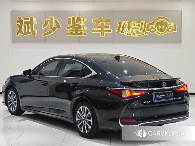 Lexus ES 2023 Черный из Китая, фото 2