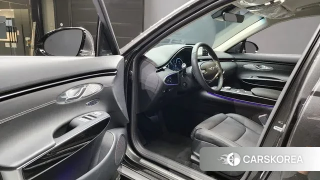 Genesis GV70 2023 Серый из Кореи, фото 2