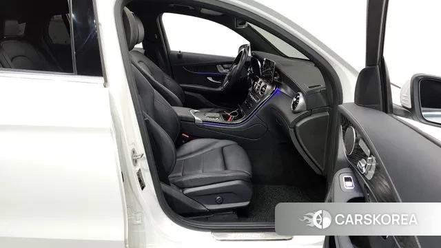 Mercedes-Benz GLC-Class X253 2023 Белый из Кореи, фото 2