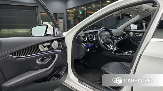 Mercedes-Benz E-Class W213 2020 Белый из Кореи, фото 2