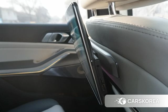 BMW X7 (G07) 2023 Серый из Кореи, фото 2