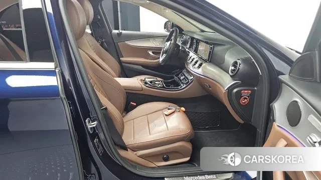 Mercedes-Benz E-Class W213 2019 Синий из Кореи, фото 2