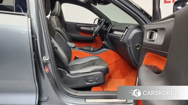 Volvo XC40 2018 Серый из Кореи, фото 2