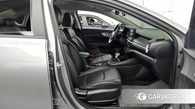 Kia The New K3 2nd generation 2022 Серебристо-серый из Кореи, фото 2