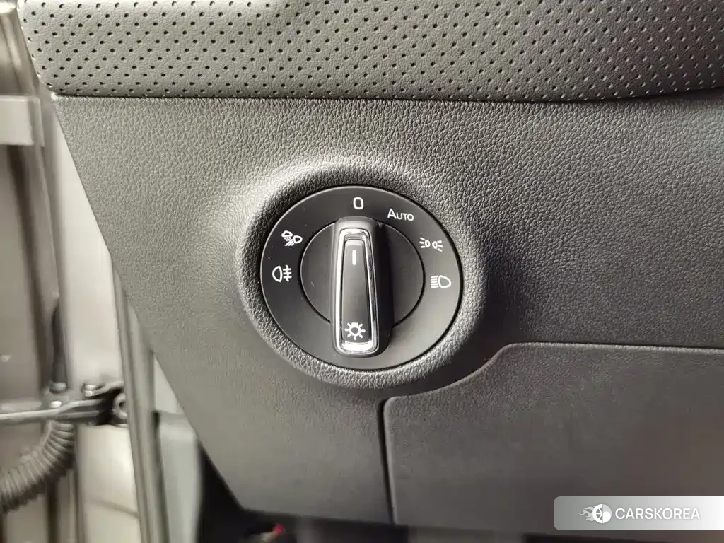 Skoda Kodiaq 2023 Silver/gray из Китая, фото 2