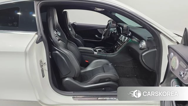 Mercedes-Benz C-Class W205 2018 Белый из Кореи, фото 2