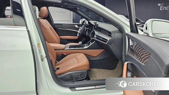 Audi A6 (C8) 2023 Белый из Кореи, фото 2