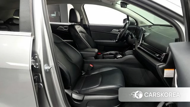 Kia Sportage 5th Generation Hybrid 2022 Серебряный из Кореи, фото 2
