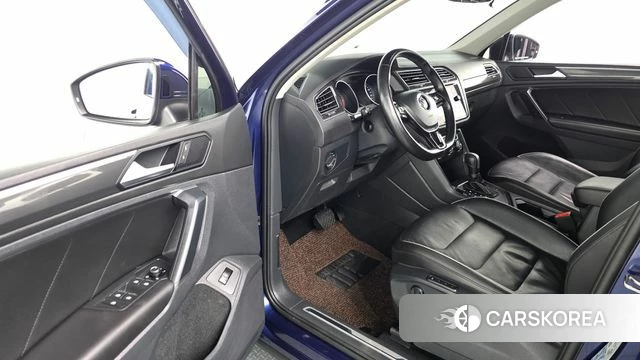 Volkswagen Tiguan second Generation 2020 Синий из Кореи, фото 2