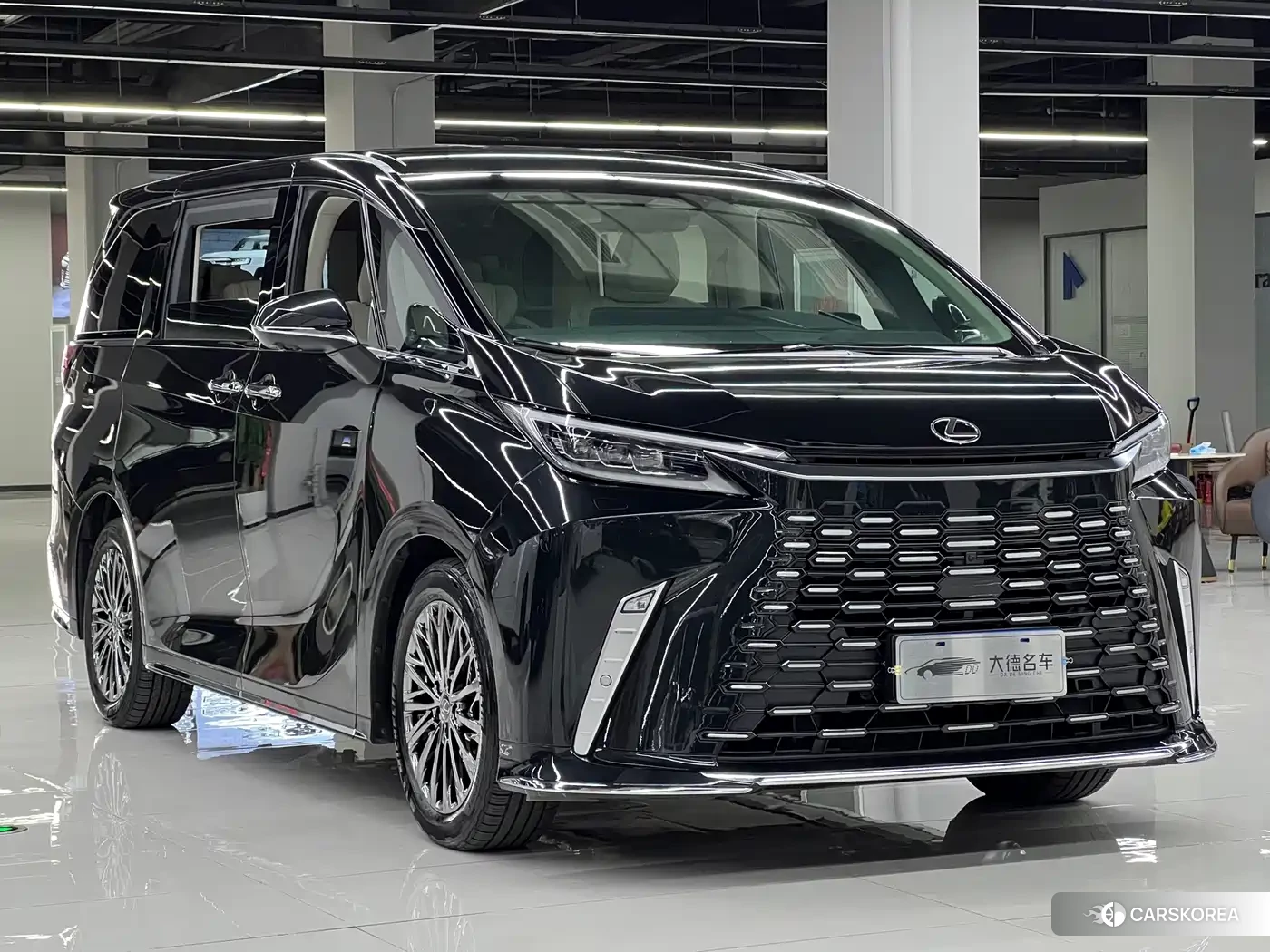 Lexus LM 2025 Черный из Китая, фото 2