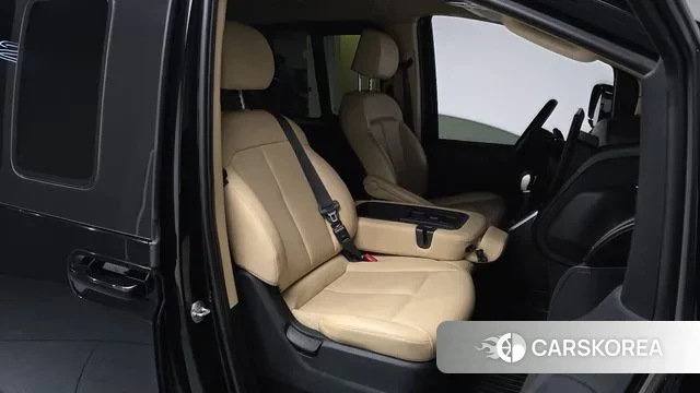 Hyundai Staria 2022 Черный из Кореи, фото 2