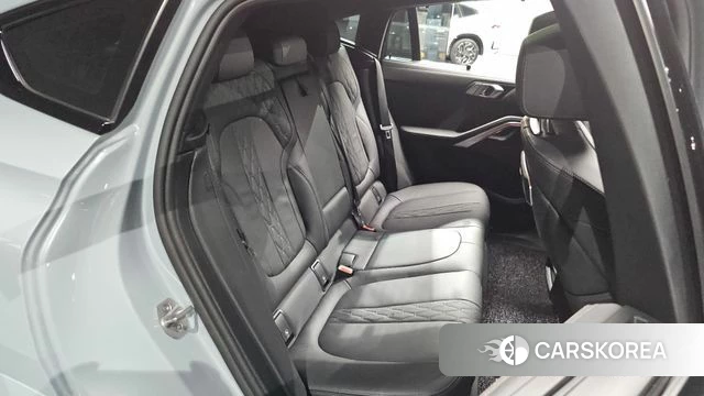 BMW X6 (G06) 2024 Серебристо-серый из Кореи, фото 2