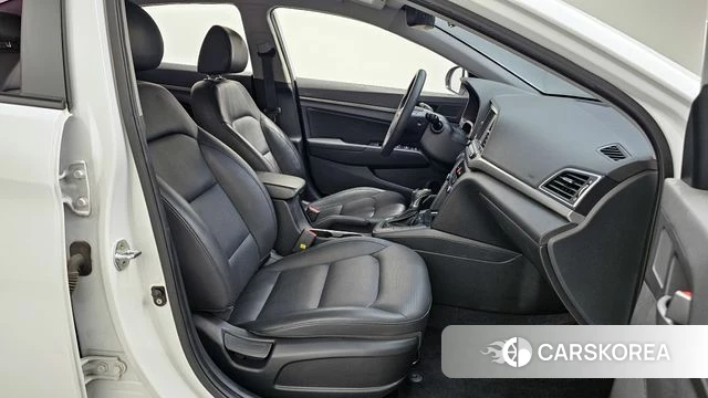 Hyundai Avante AD 2018 Белый из Кореи, фото 2