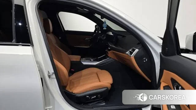 BMW 3 Series (G20) 2025 Белый из Кореи, фото 2