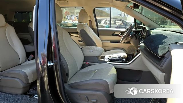 Kia Carnival 4th generation 2023 Черный из Кореи, фото 2