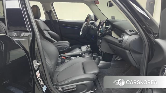 Mini Cooper 2023 Черный из Кореи, фото 2