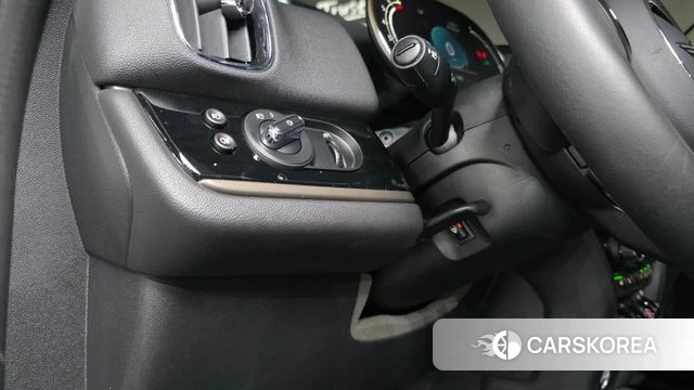 Mini Cooper Countryman 2023 Белый из Кореи, фото 2