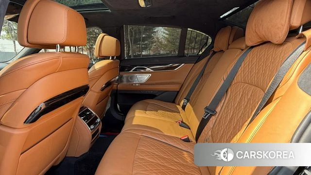 BMW 7 Series (G11) 2022 Черный из Кореи, фото 2