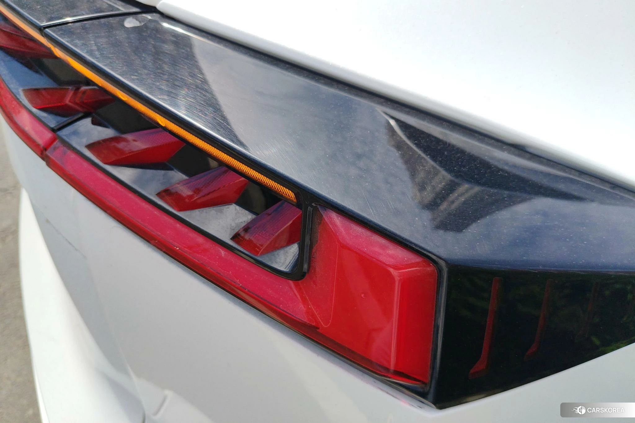 Chang'an UNI-Z PHEV 2024 Белый из Китая, фото 2