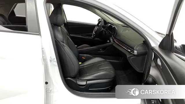 Hyundai The New Avante (CN7) 2024 Белый из Кореи, фото 2