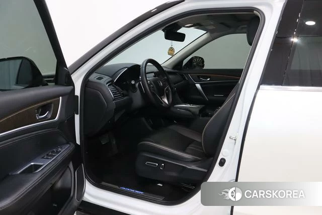 Honda Crown Road 2022 Белый из Китая, фото 2
