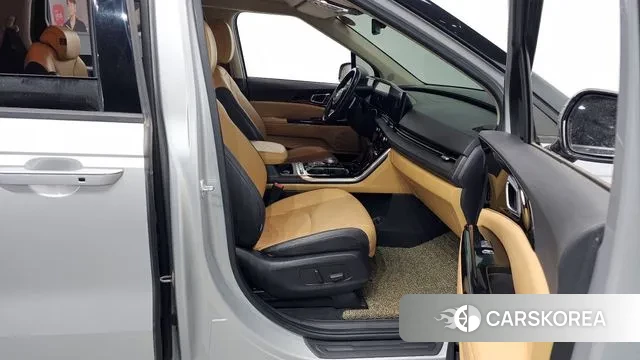 Kia Carnival 4th generation 2021 Серебряный из Кореи, фото 2