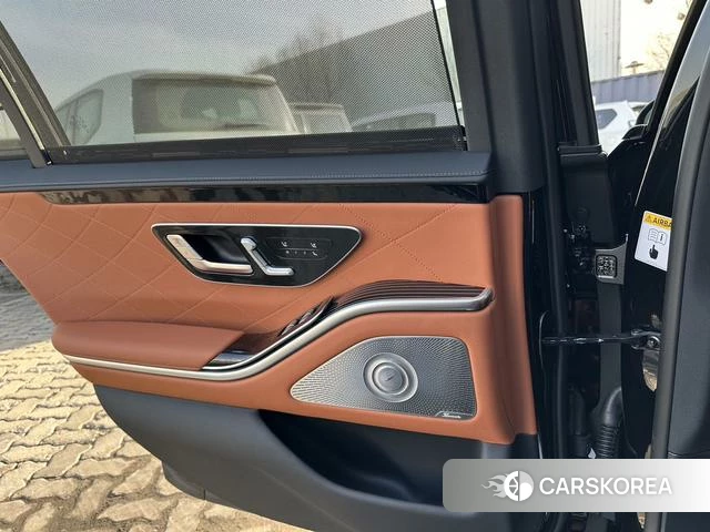 Mercedes-Benz S-class 2025 Черный из Китая, фото 2