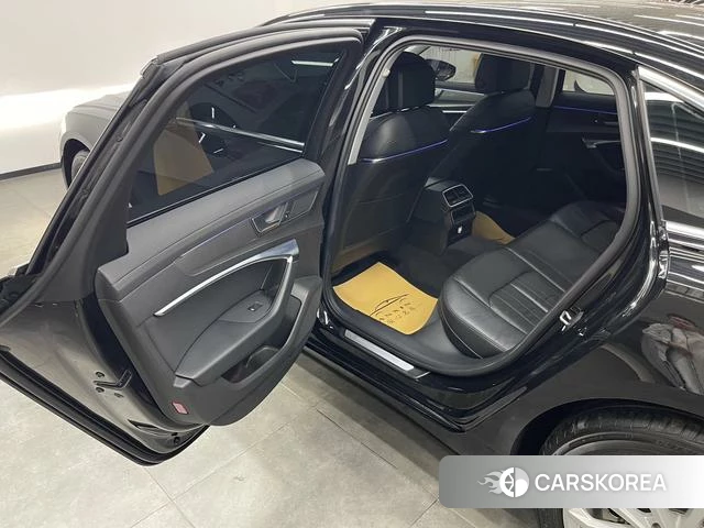 Audi A6L 2021 Черный из Китая, фото 2