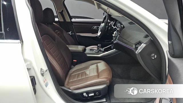 BMW 3 Series (G20) 2021 Белый из Кореи, фото 2