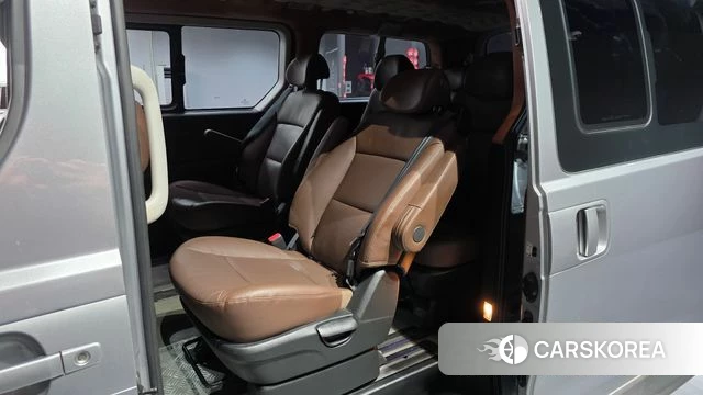 Hyundai The New Grand Starex 2018 Серебристо-серый из Кореи, фото 2