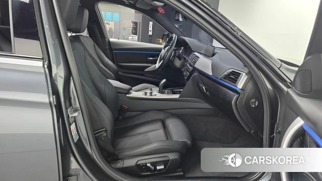 BMW 3 Series (F30) 2018 Серый из Кореи, фото 2