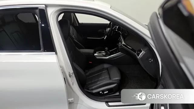 BMW 3 Series (G20) 2022 Белый из Кореи, фото 2