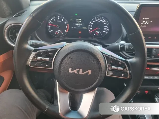 Kia The New K3 2nd generation 2022 Белый из Кореи, фото 2