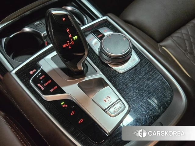 BMW 7 Series (G11) 2021 Черный из Кореи, фото 2