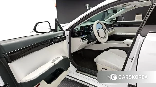 Hyundai Grandeur Hybrid (GN7) 2023 Белый из Кореи, фото 2