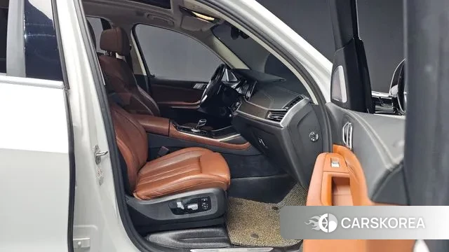 BMW X7 (G07) 2022 Белый из Кореи, фото 2