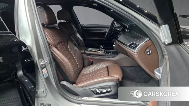BMW 7 Series (G11) 2019 Черный из Кореи, фото 2