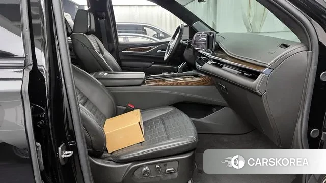 Cadillac Escalade 5th Generation 2024 Черный из Кореи, фото 2