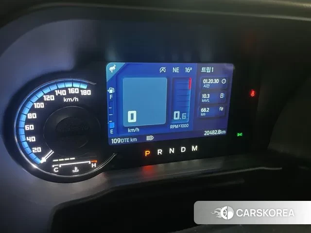 Ford Bronco 6th Generation 2022 Оранжевый из Кореи, фото 2