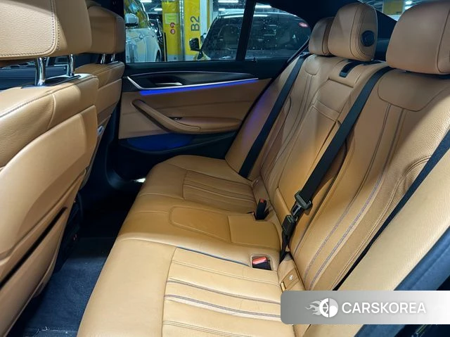 BMW 5 Series (G30) 2021 Черный из Кореи, фото 2