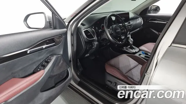 Kia Seltos 2022 Серый из Кореи, фото 2