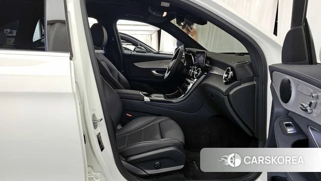 Mercedes-Benz GLC-Class X253 2021 Белый из Кореи, фото 2