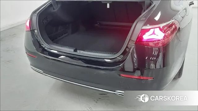 Mercedes-Benz E-Class W214 2024 Черный из Кореи, фото 2