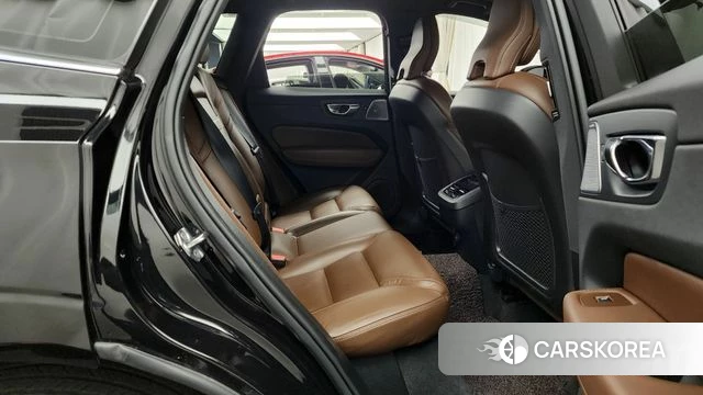 Volvo XC60 second Generation 2021 Черный из Кореи, фото 2