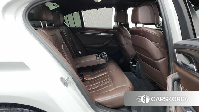 BMW 5 Series (G30) 2020 Белый из Кореи, фото 2