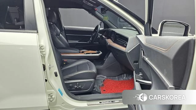 Ssangyong Torres EVX 2024 Белый из Кореи, фото 2